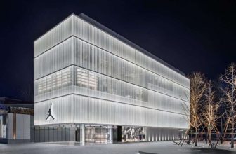 Jordan Brand opent nieuwe retailconceptstore, World of Flight, in Sanlitun, Beijing